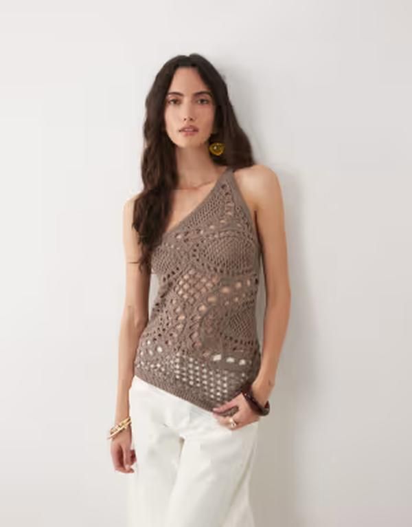 エイソス レディース トップス シャツ アシンメトリー ニット ASOS DESIGN crochet knit asymmetric top in mocha モカ