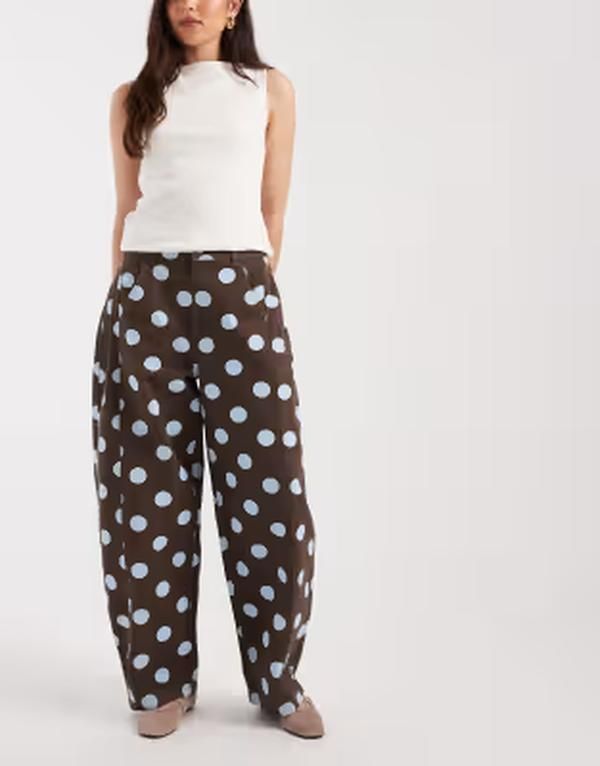 エイソス レディース ボトムス デニムパンツ ドット ジーンズ ASOS DESIGN mid rise barreleg jeans in chocolate and brown polka dots Polka dot ドット