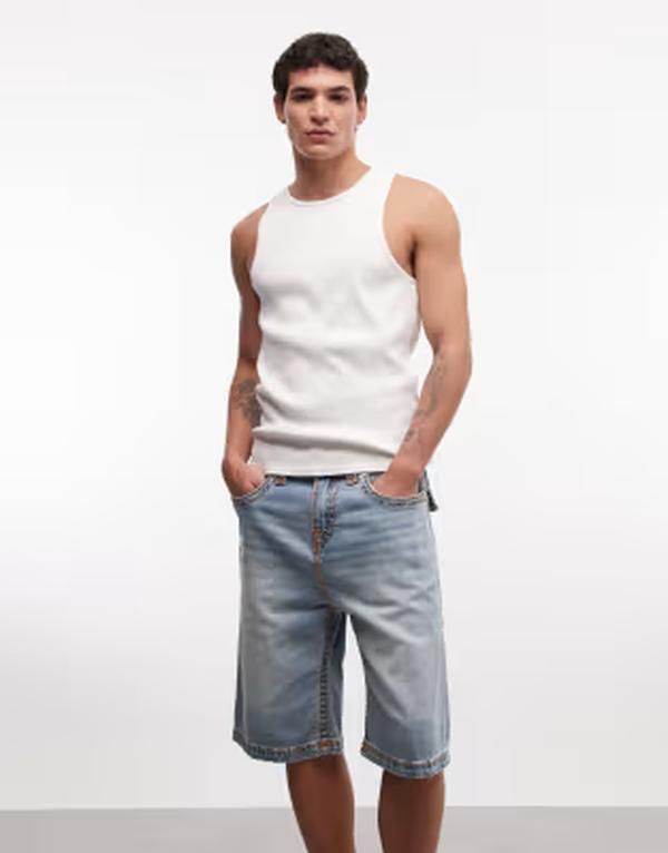 トゥルーレリジョン メンズ ボトムス ハーフパンツ・ショーツ ショートパンツ True Religion Vinny Super T baggy shorts in medium wash Mid wash blue ブルー