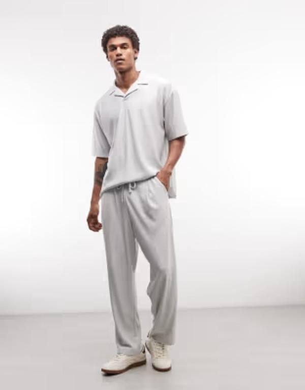 エイソス メンズ ボトムス カジュアルパンツ プリーツ スウェットパンツ ASOS DESIGN relaxed tapered pleated plisse sweatpants Gray グレー
