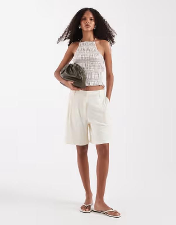 エイソス レディース ボトムス ハーフパンツ・ショーツ ショートパンツ リネン ASOS DESIGN relaxed linen blendad shorts in cream クリーム
