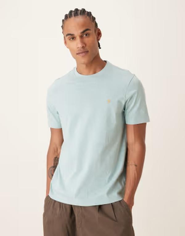 ファーラー メンズ トップス Tシャツ レギュラーフィット ロゴ Farah Danny short sleeve regular fit logo Tshirt in pale GREEN グリーン