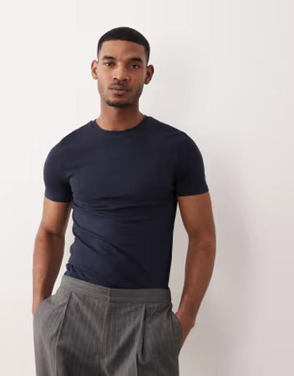 エイソス メンズ トップス Tシャツ ASOS DESIGN essentials muscle fitshirt Sky captain ネイビー