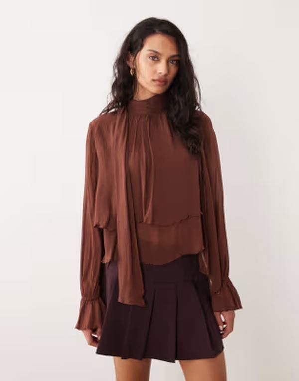 マンゴ レディース トップス シャツ フリル ノースリーブラウス Mango sleeveless ruffle blouse with scarf detail in chocolate チョコレート 20,221円