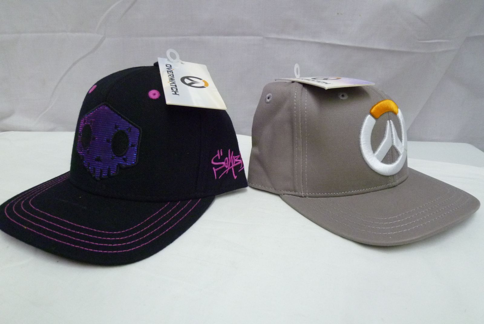 新品 未使用品 タグ付き JINX オーバーウォッチ ソンブラ スナップバック ベースボールキャップ フリーサイズ ２点 セット まとめ