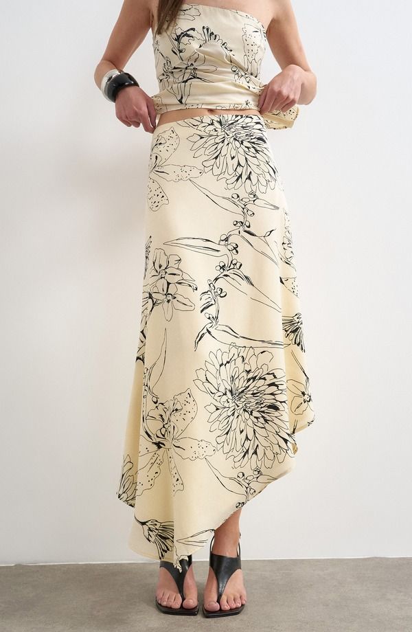 トップショップ レディース ボトムスカート アシンメトリー フラワー柄 ミディ サテン フラワー Topshop Coord Floral Satin Asymmetric Hemidi Skirt Ivory アイボリー