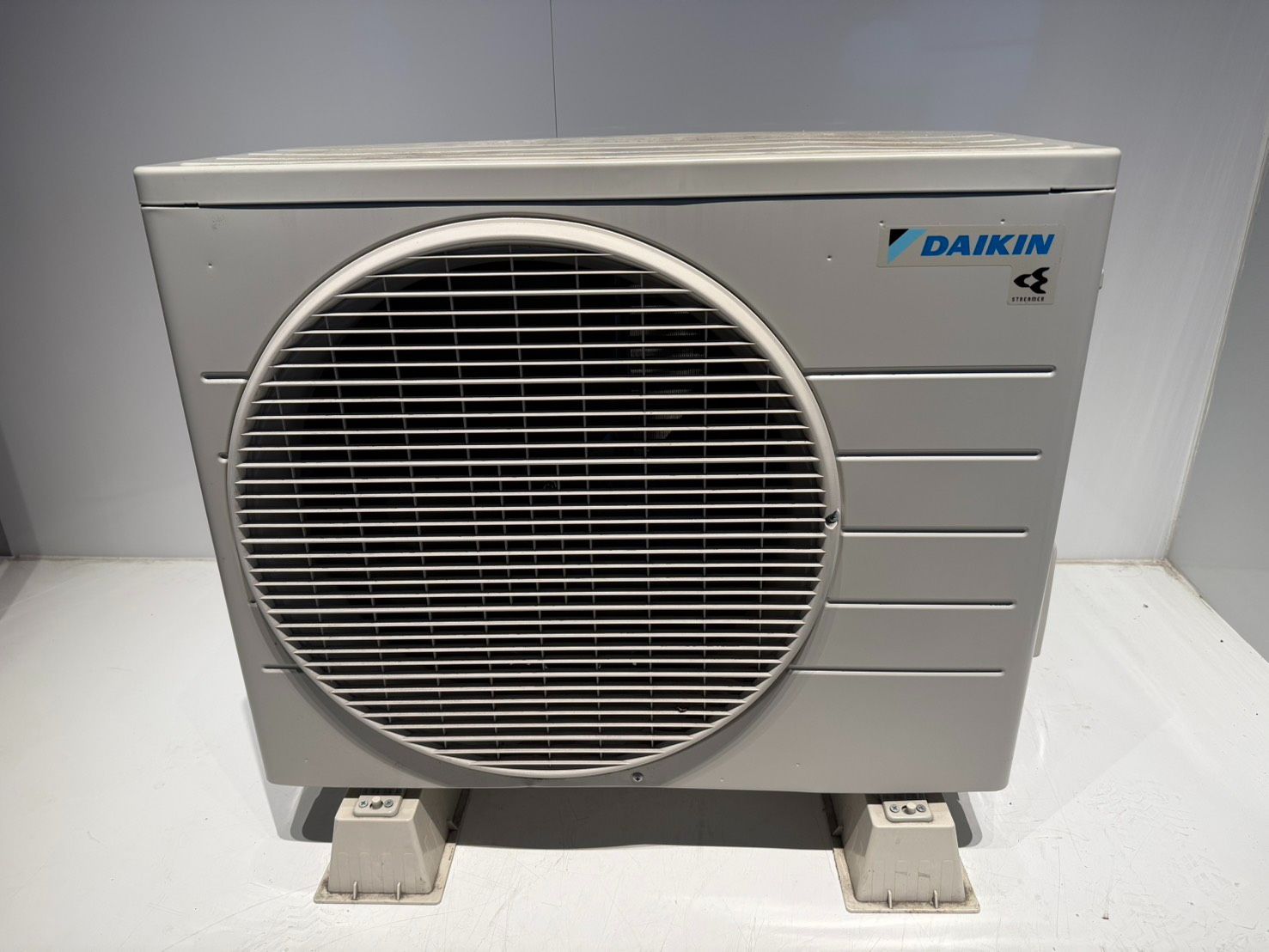 302 DAIKIN 2022年製エアコン 10～12畳用 分解洗浄済み・整備済み 