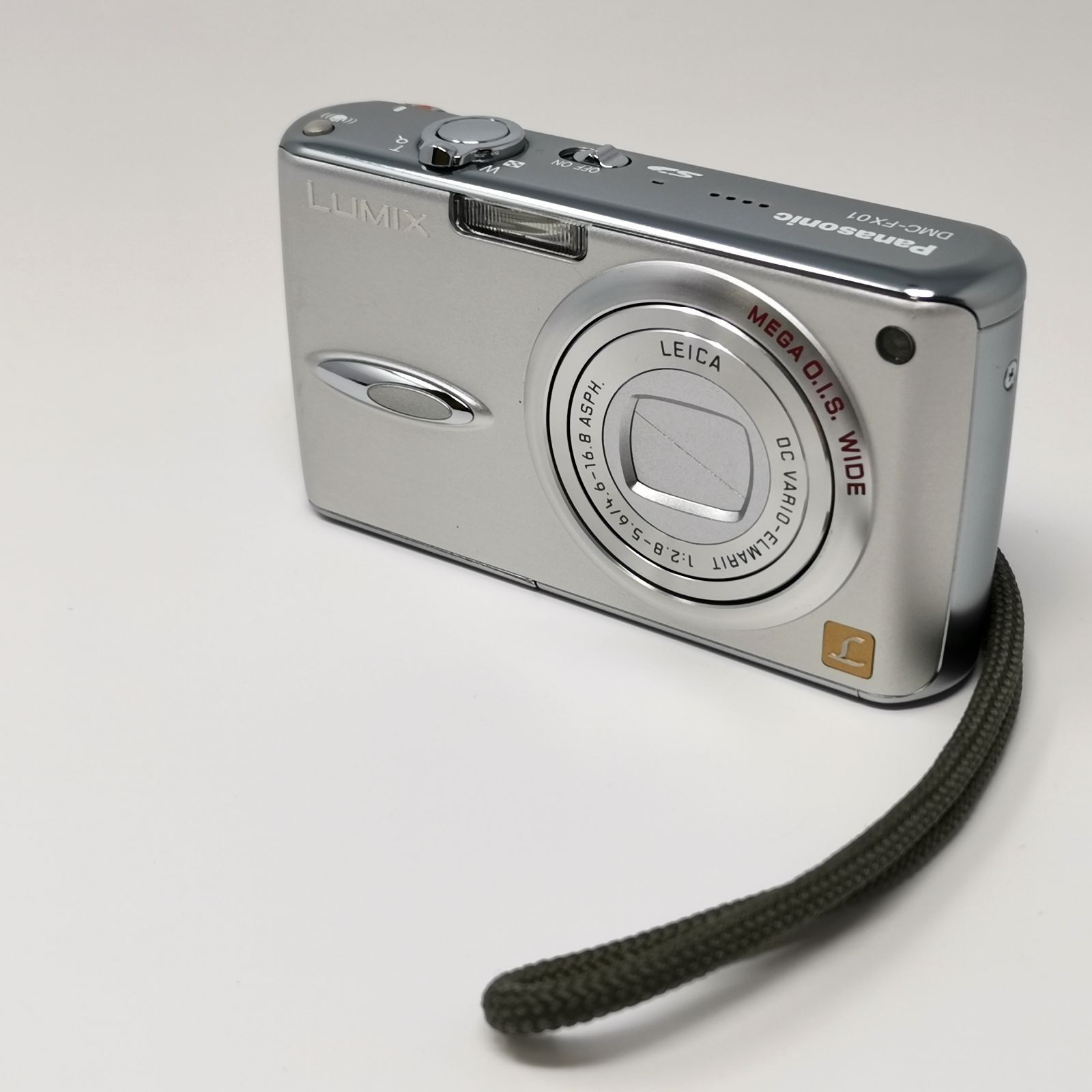 Panasonic LUMIX DMC-FX01 カメラ コンデジ 動作確認済み シルバー SD