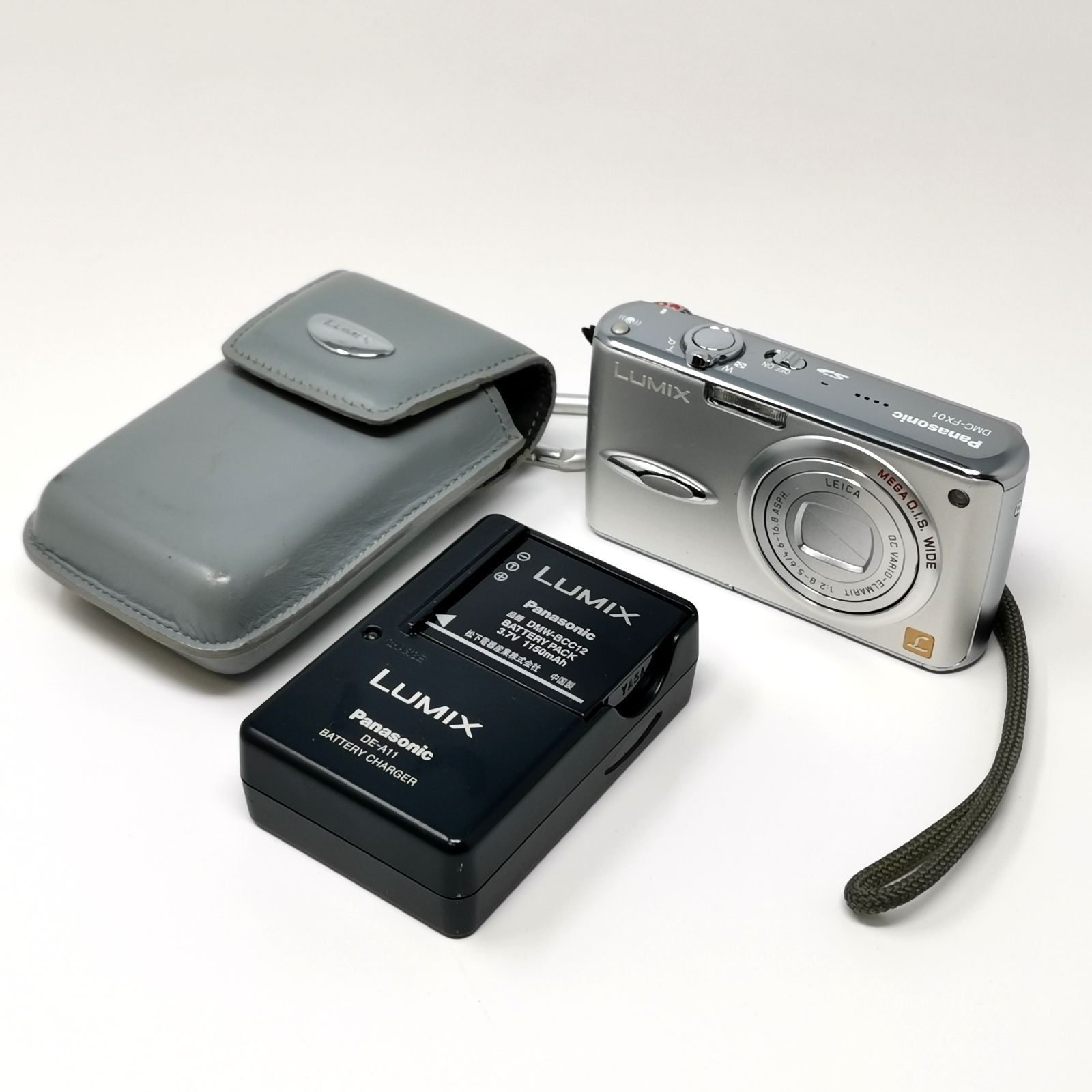Panasonic LUMIX DMC-FX01 カメラ コンデジ 動作確認済み シルバー SD