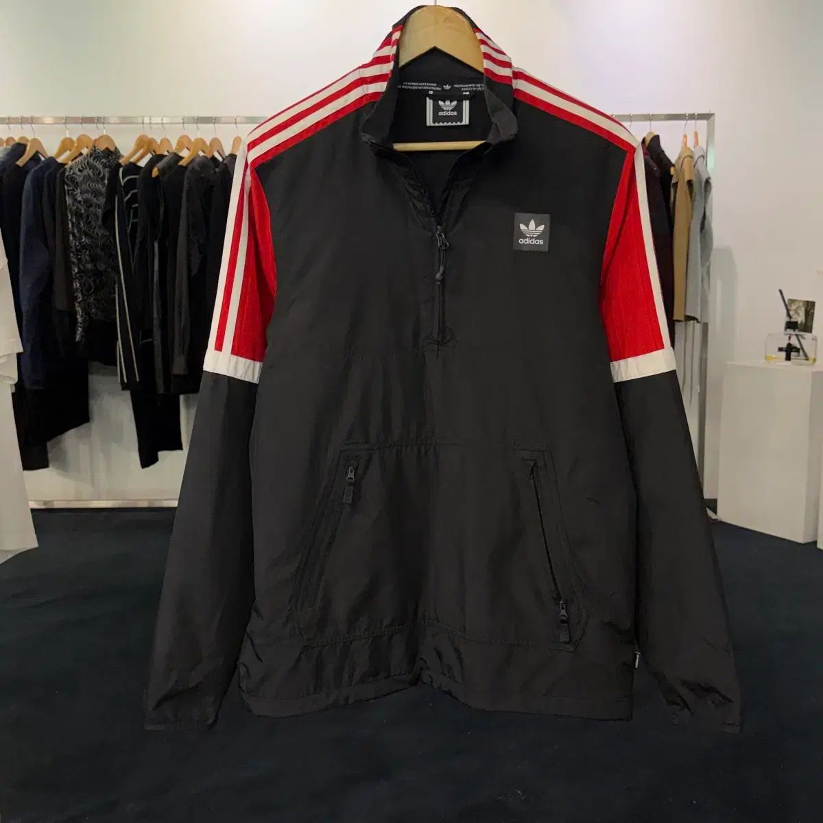 100 adidas アノラック ウィンドブレーカー