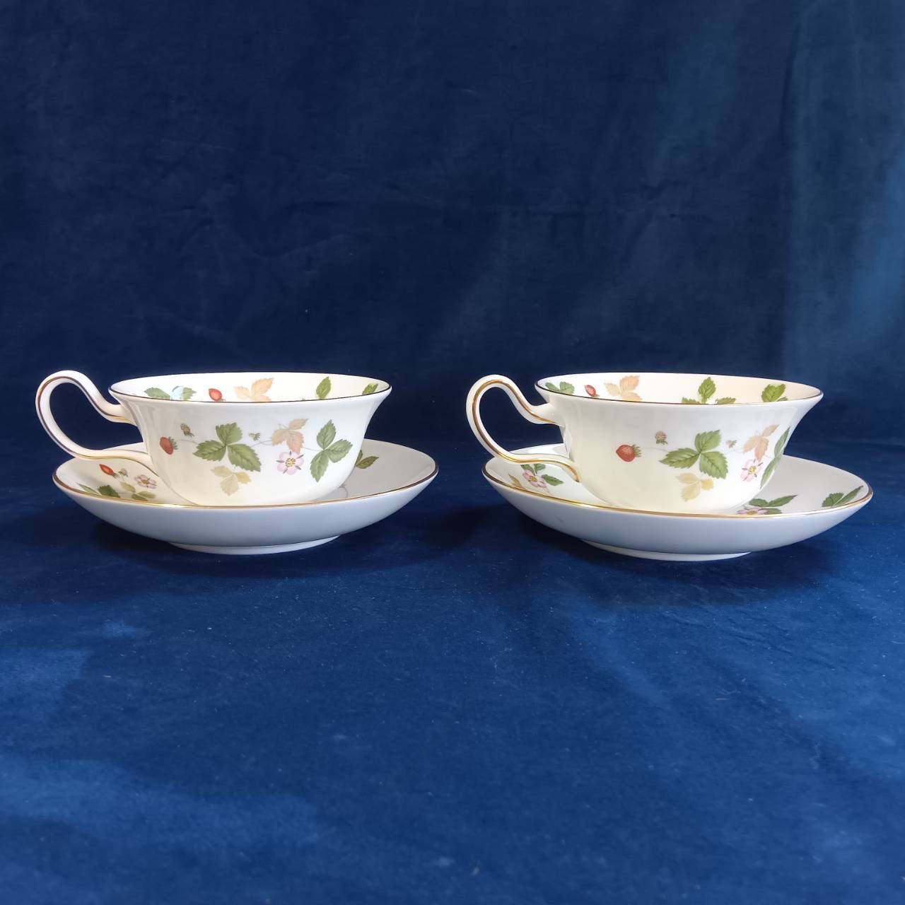 ウェッジウッド Wedgwood ワイルドストロベリー ２客 カップ＆ソーサー 260502-093