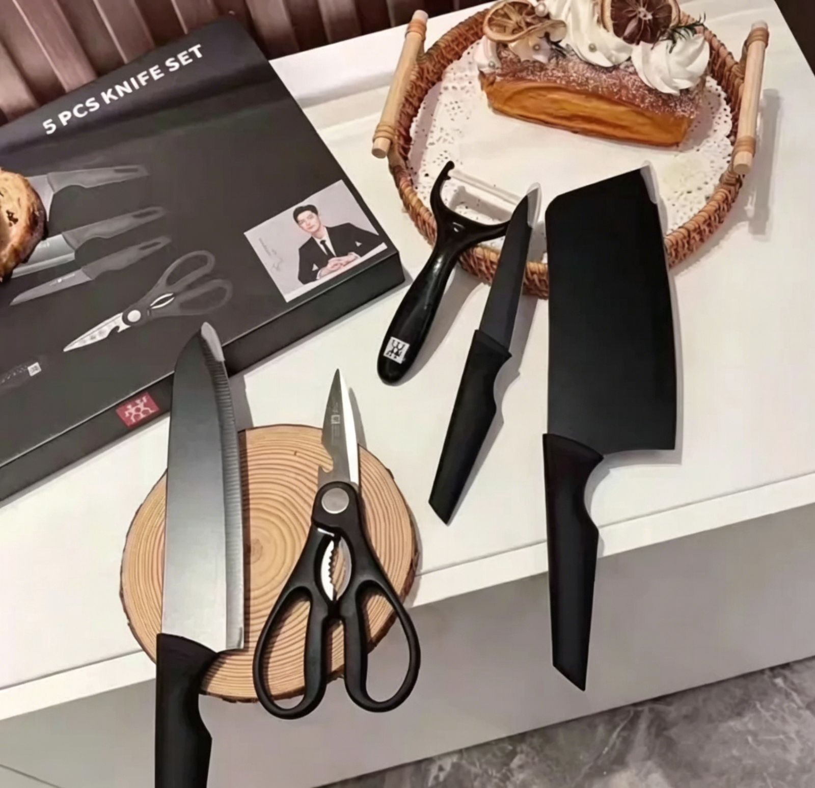 包丁セットZWILLING 包丁ケース　包丁5点、皮剥き付き 最安値挑戦！【掘り出し市】ZWILLING ツヴィリング 黒鋼包丁5点セット