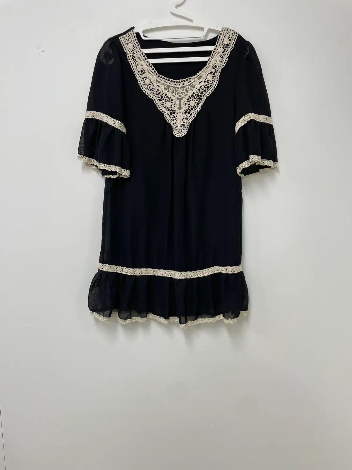 ブラック 刺繍 レイ ブラウス
