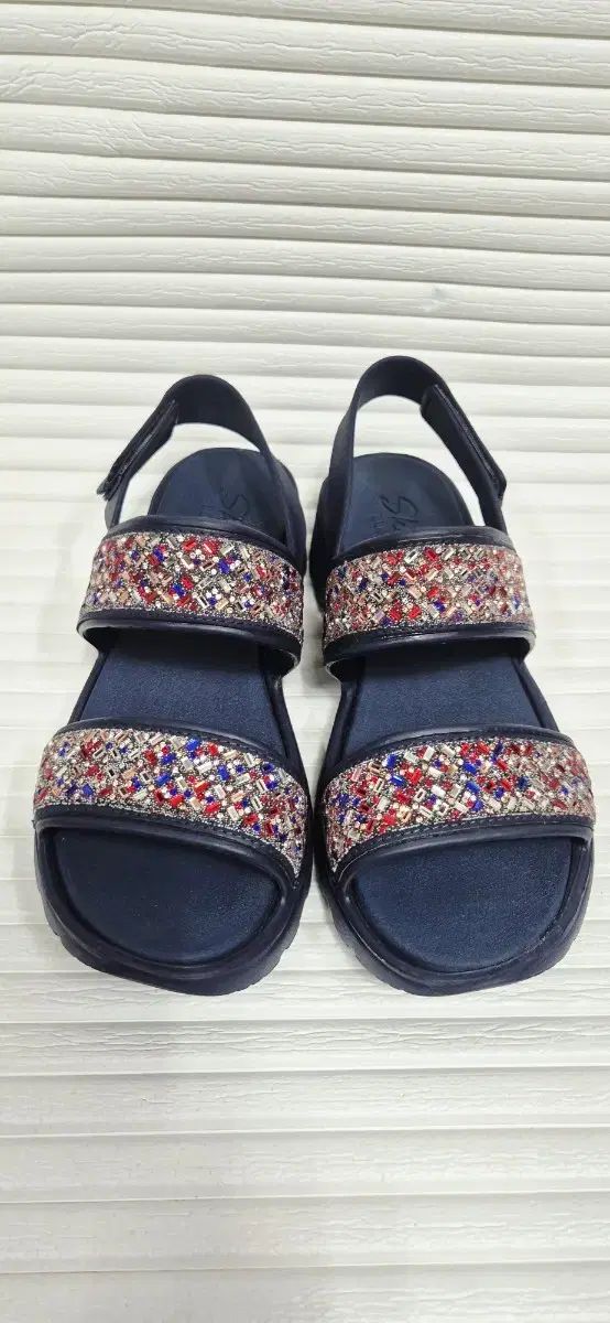SKECHERS スケッチャーズ ラックスフォーム サンダル US8 250サイズ