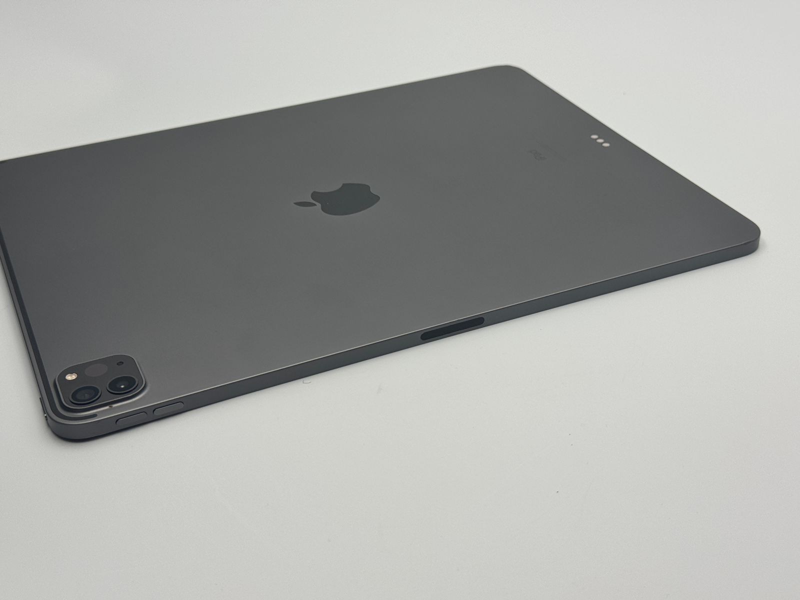 iPad Pro 12.9 第5世代 256GB 中古C スペースグレイ - メルカリ