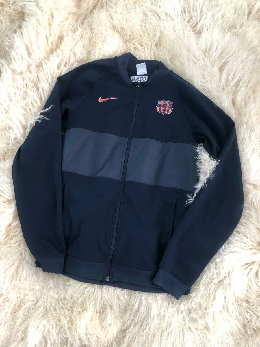 21-22バルセロナ NIKE アンド フールジップ アップ ジャケット