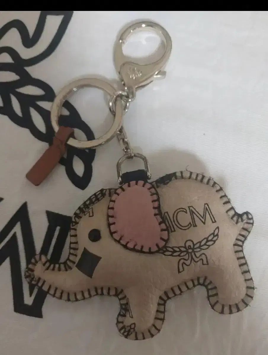 正規品) MCM コアラ キーホルダー アイボリー