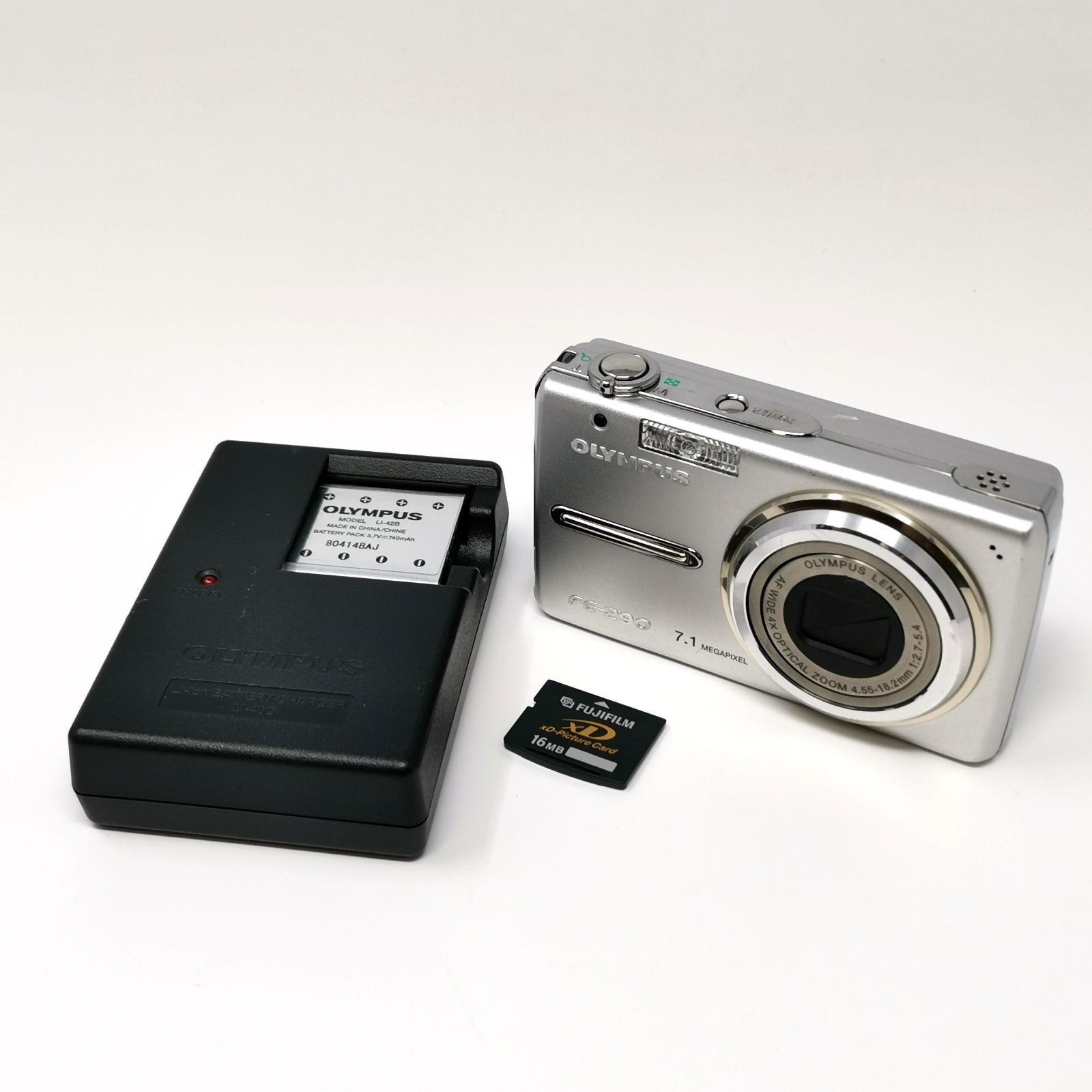 OLYMPUS FE-290 カメラ　コンデジ　シルバー　充電コードなし　動作未確認　SDカード16MB 中古品　管理番号 KKVKSKO669