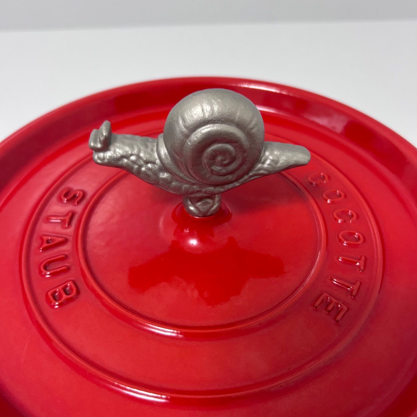 Staub ストウブ 24cm カタツムリ 持ち手 レッド 両手鍋 赤 フランス製