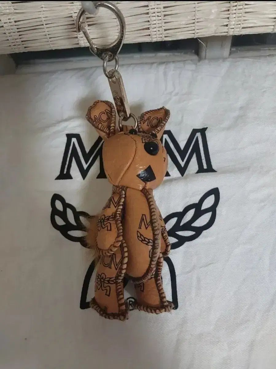 正規品) MCM うさぎ キーホルダー ブラウン 래빗