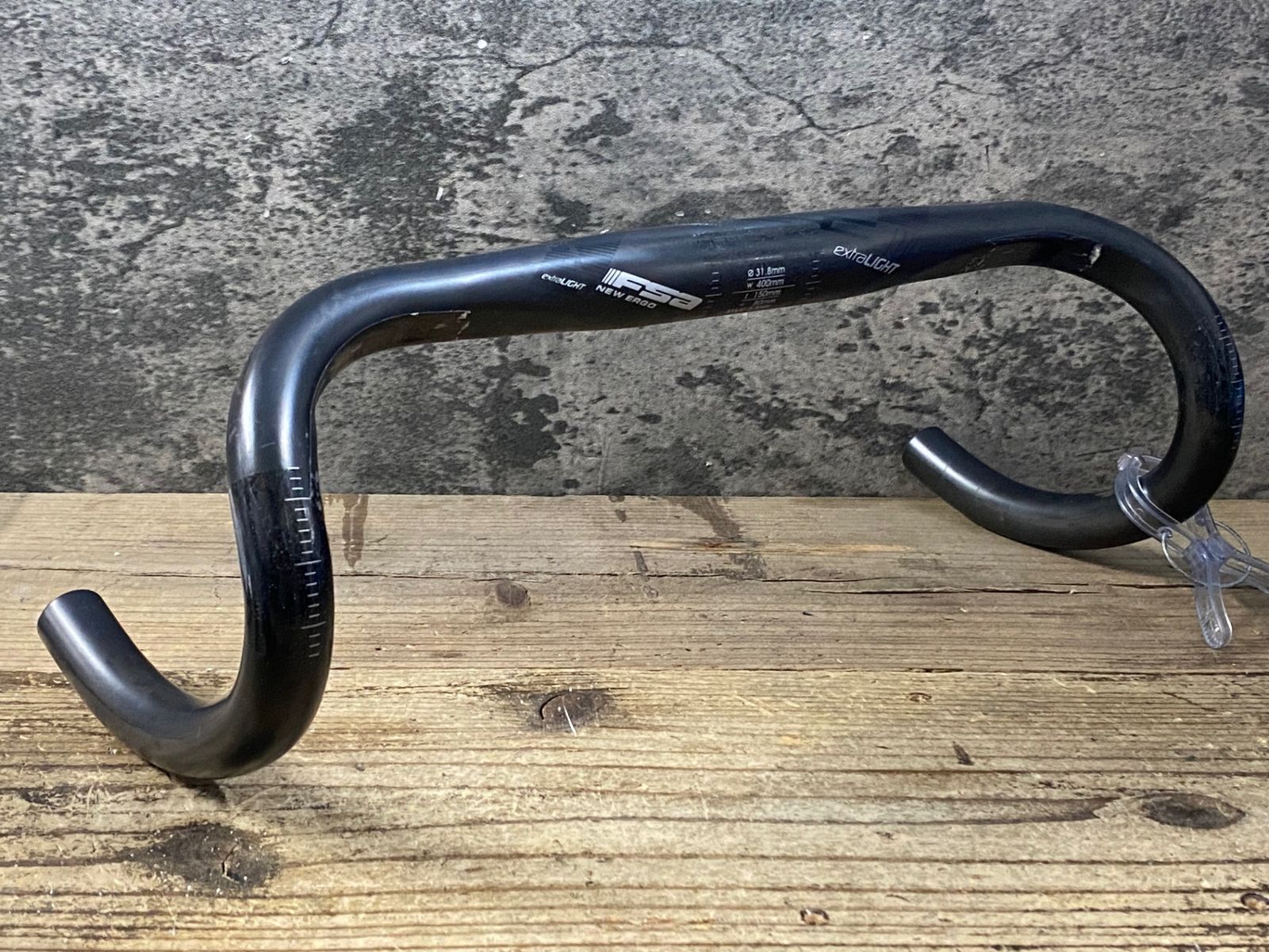 KC127 FSA EXTRALIGHT NEW ERGO カーボン ドロップハンドル Φ31.8 エンドC-C400mm