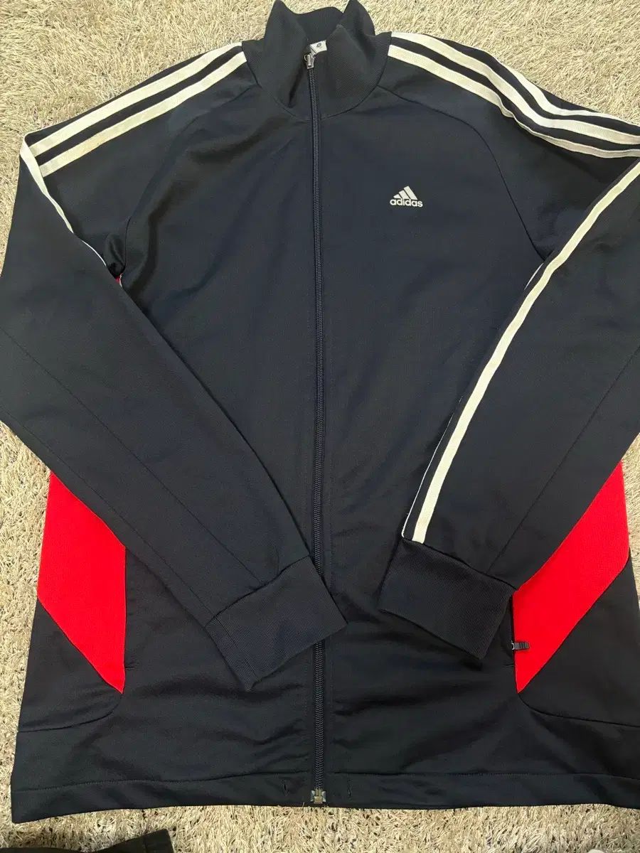 日本版 adidas ジャージ サイズ 100-105