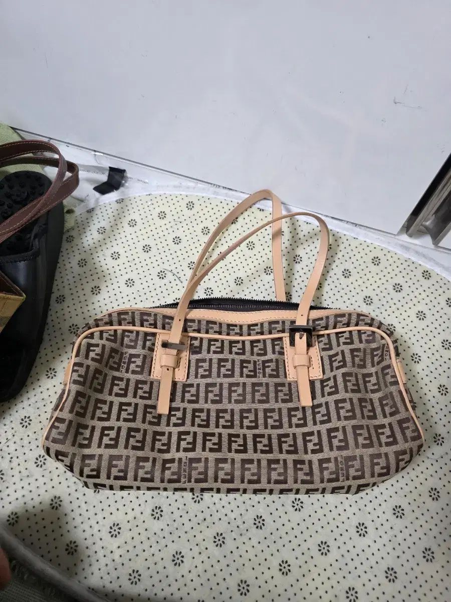 FENDI フェンディ FF ロゴ トートバッグ