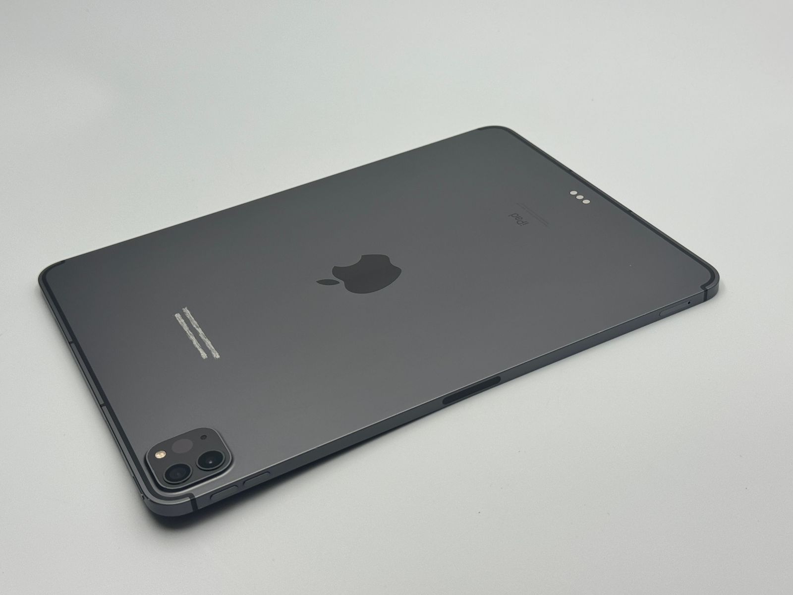 iPad Pro 11 第3世代 256GB 中古D スペースグレイ - メルカリ