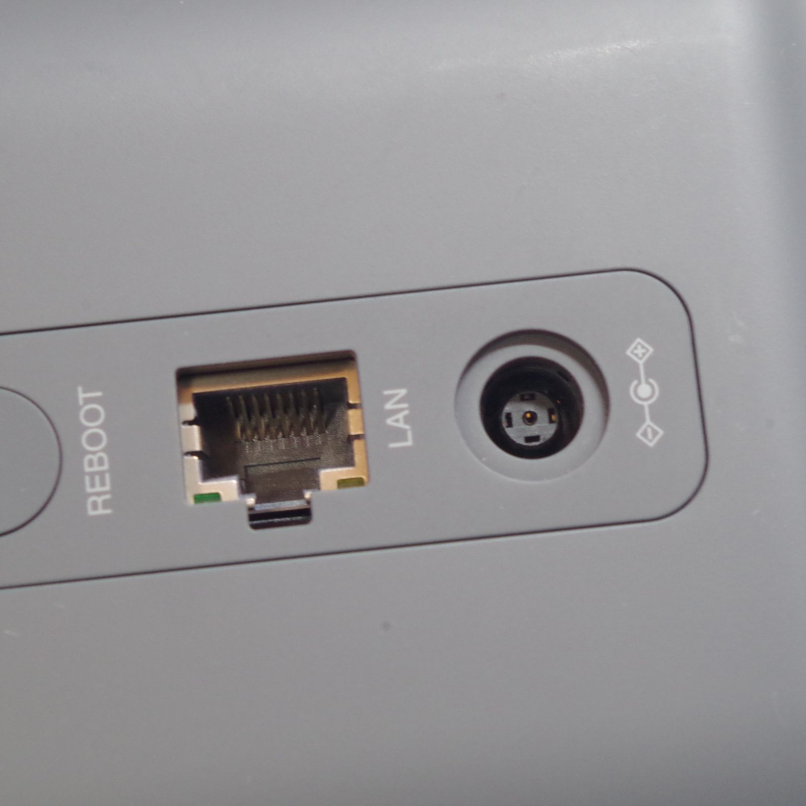 NTT ドコモ HR01 home 5G ルーター 美品 - メルカリ