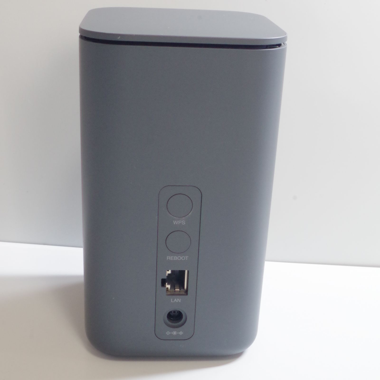 NTT ドコモ HR01 home 5G ルーター 美品 - メルカリ