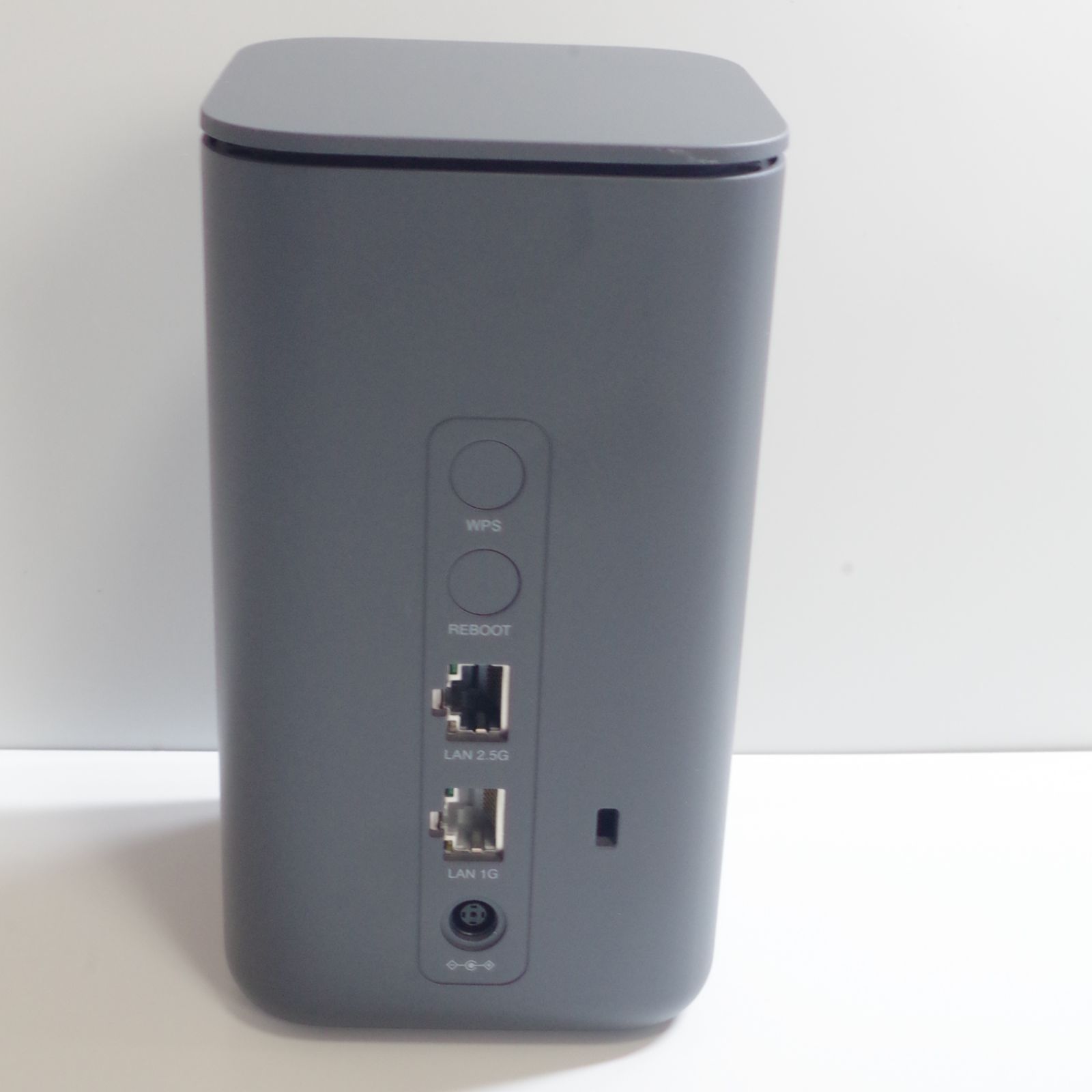 A6446 NTT ドコモ HR02 home 5G ルーター Wi-Fi 本体のみ - メルカリ