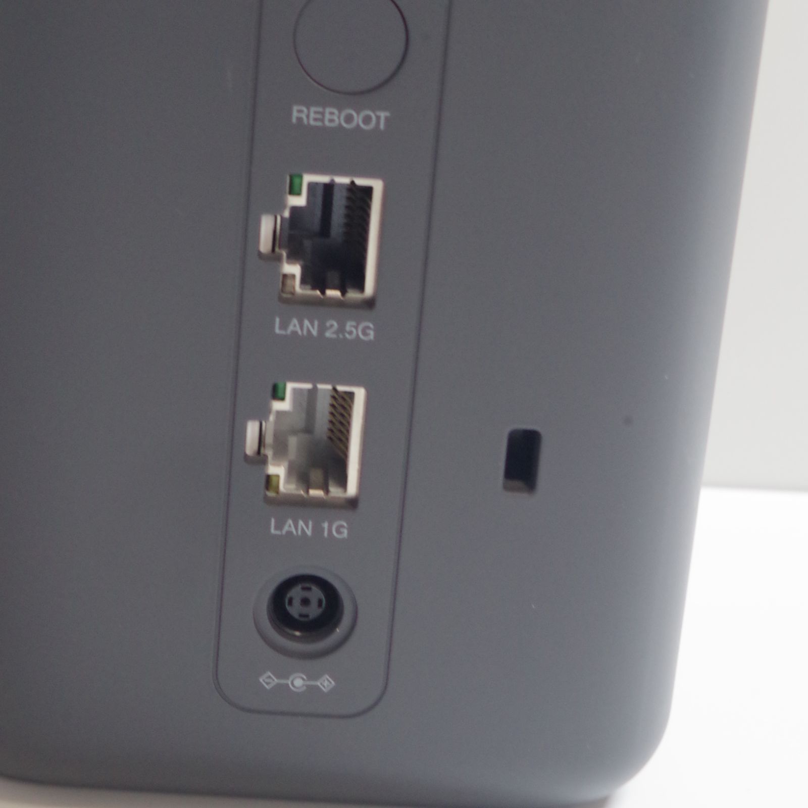 NTT ドコモ HR02 home 5G ルーター(本体のみ) - メルカリ