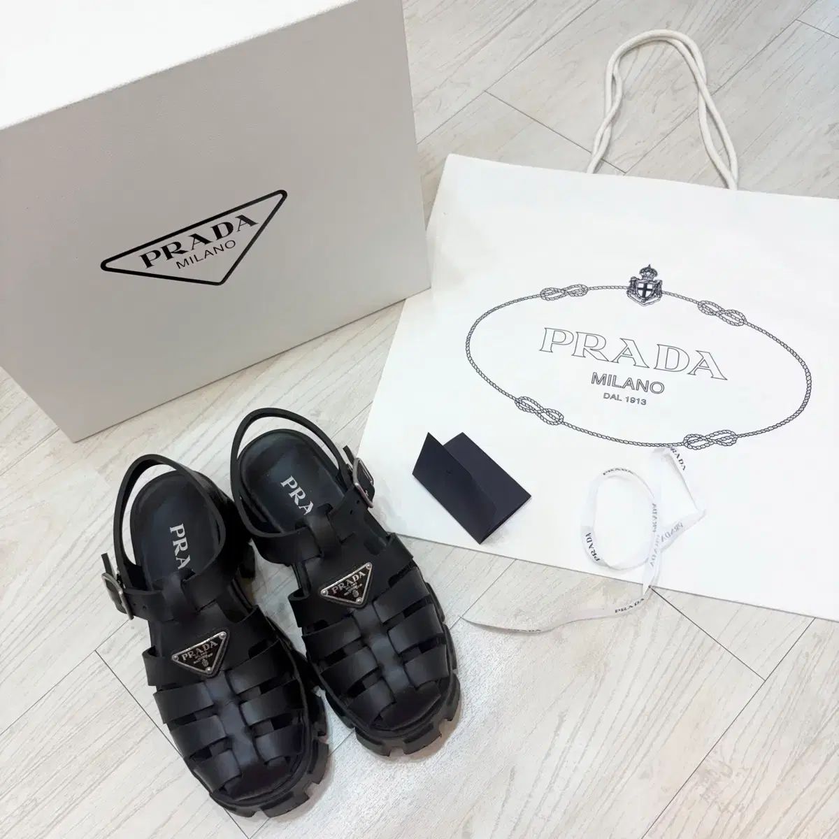 ロッテデパート 購入 PRADA プラダ ラバー ウール モノリス サンダル