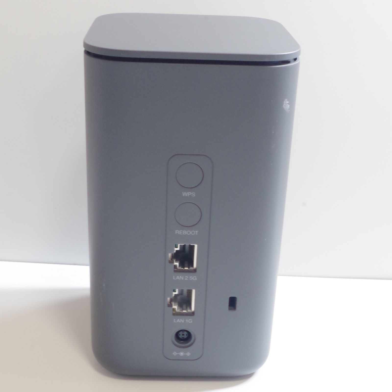 HR02 NTTドコモ home 5G ルーター 本体のみ 美品 - メルカリ