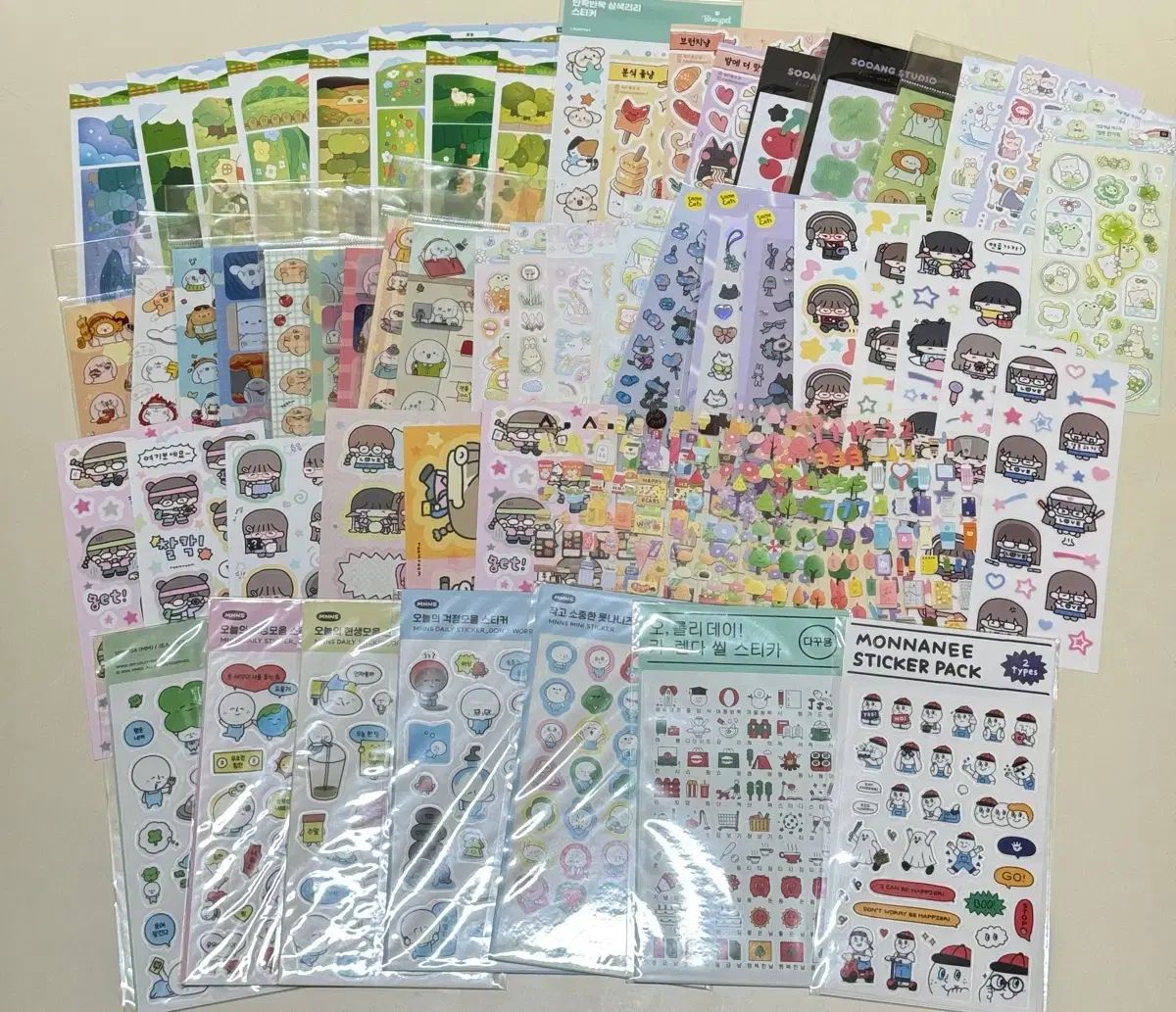 ステッカーステッカー 韓国国内作家 50枚以上 半値の半値