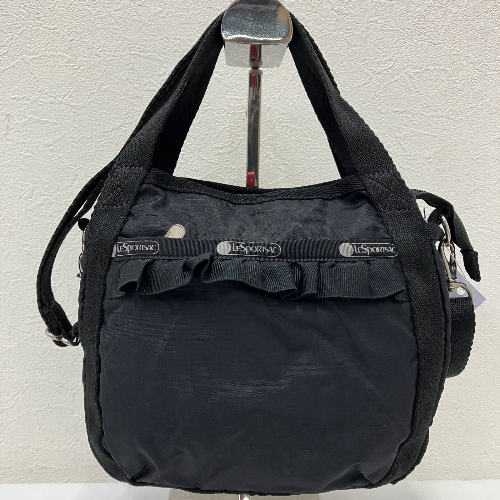 2786　LeSportsac　レスポートサック　スモールジェニー　ブラック　黒　フリル　ラッフル　ギャザー　ショルダーバッグ　ハンドバッグ　無地　小さめ　ミニ　軽量　レディース　シンプル　きれいめ