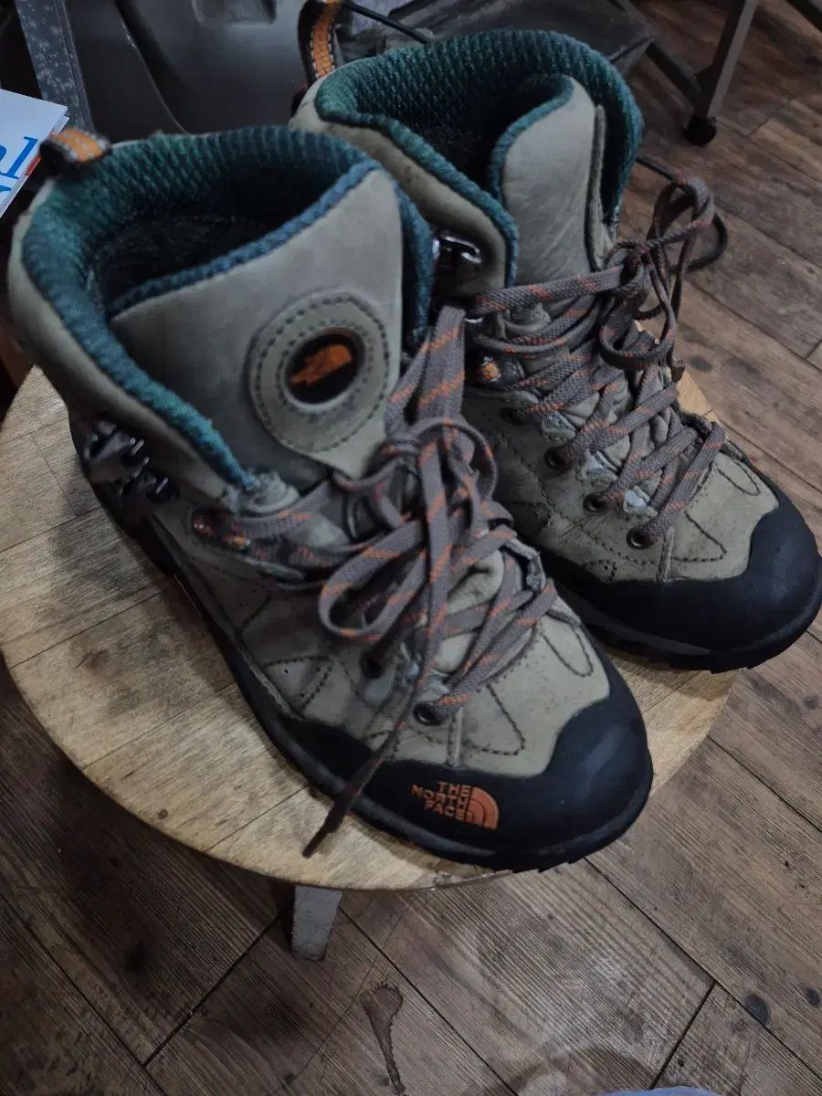 THE NORTH FACE ザノースフェイス 登山靴 GORE-TEX ゴアテックス 235