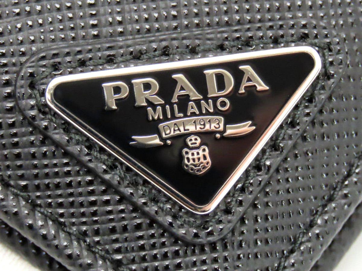 新古品】プラダ PRADA コインパース付き サフィアーノレザー