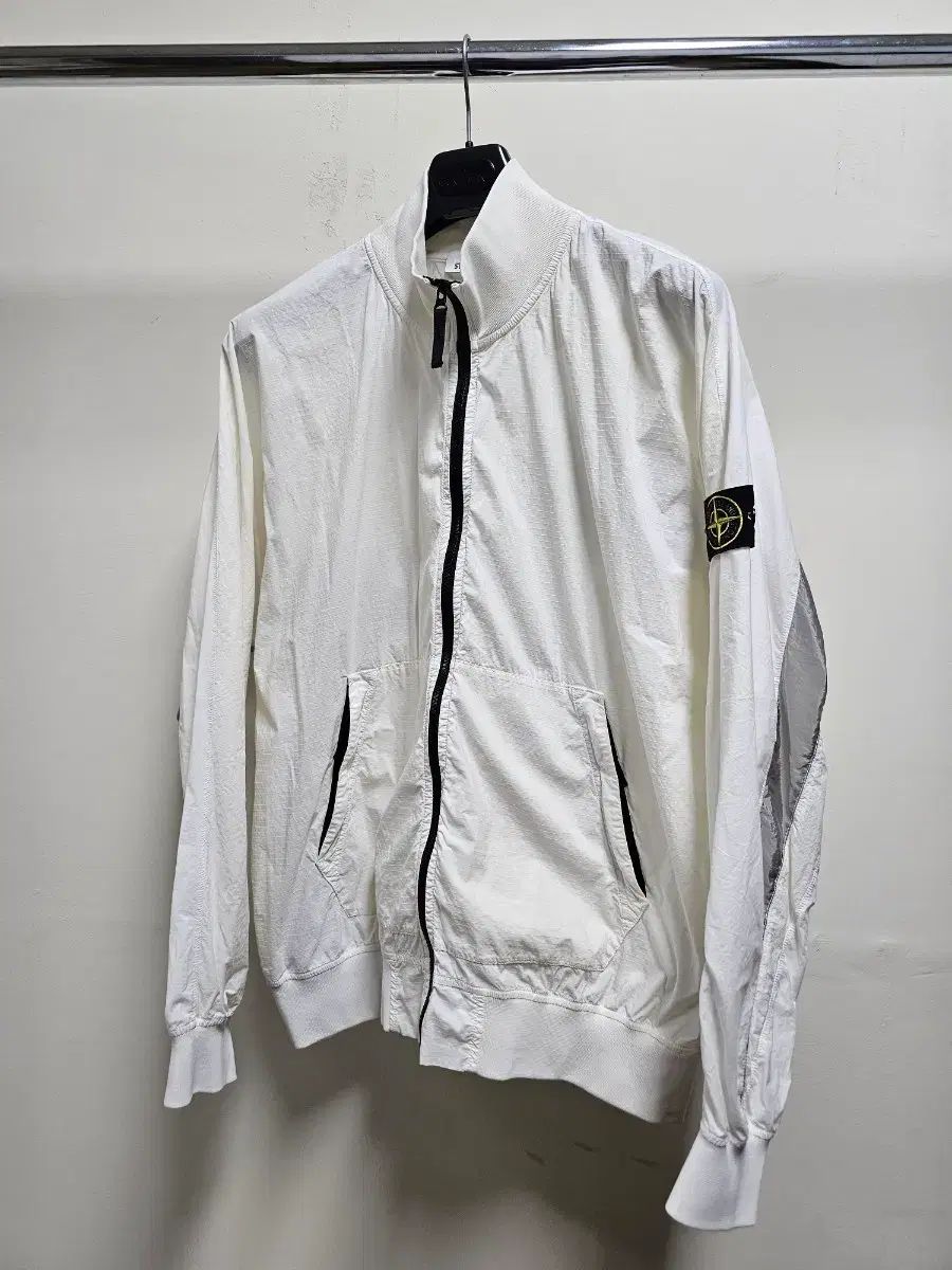 STONE ISLAND ストーンアイランド リップストップ バックロゴ ジャケット