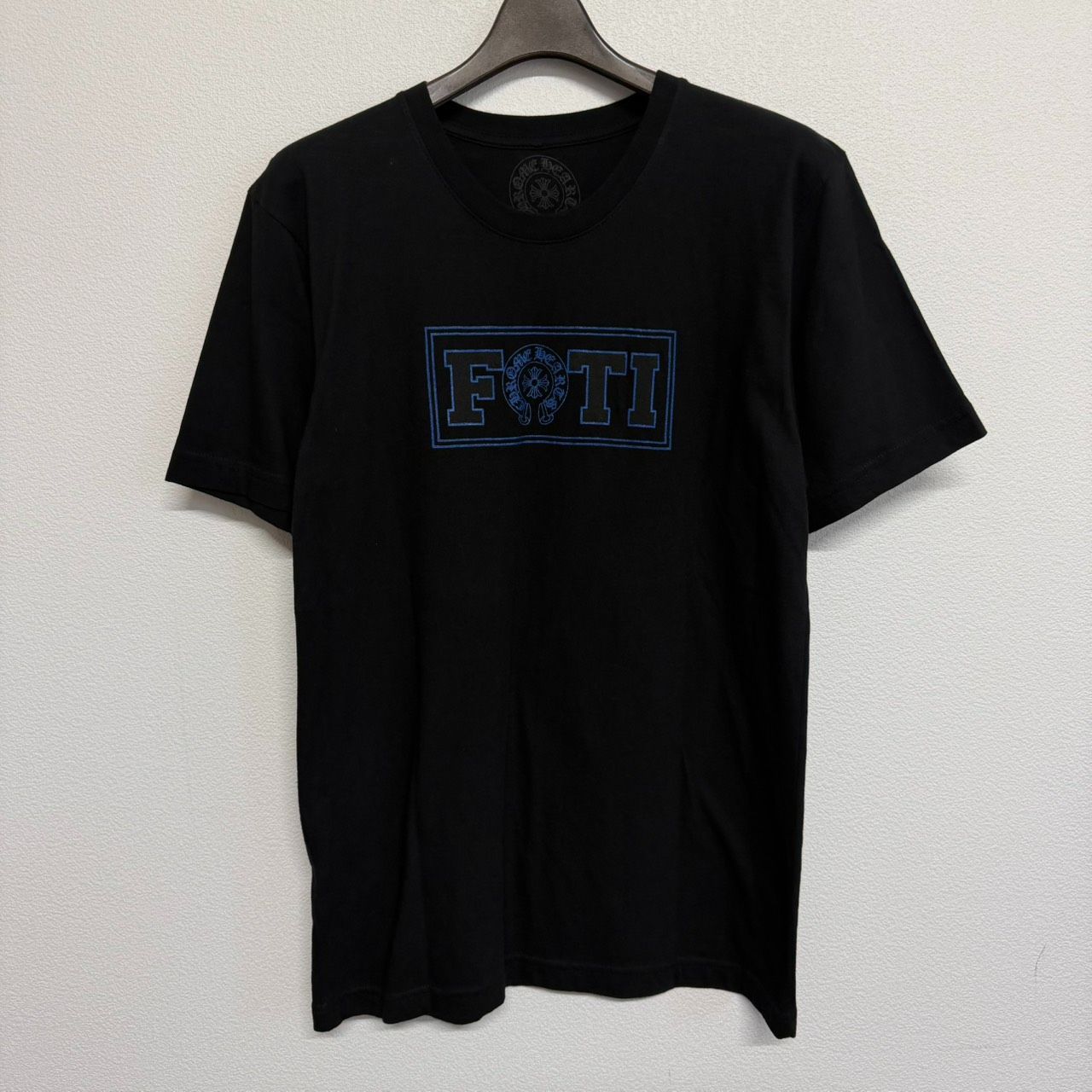 CHROME HEARTS FOTI Scroll Label クロムハーツ フォッティ コラボ スクロールラベル 黒 ブラック 青 ブルー 半袖 Tシャツ トップス メンズ レディース Mサイズ 極美品 2498