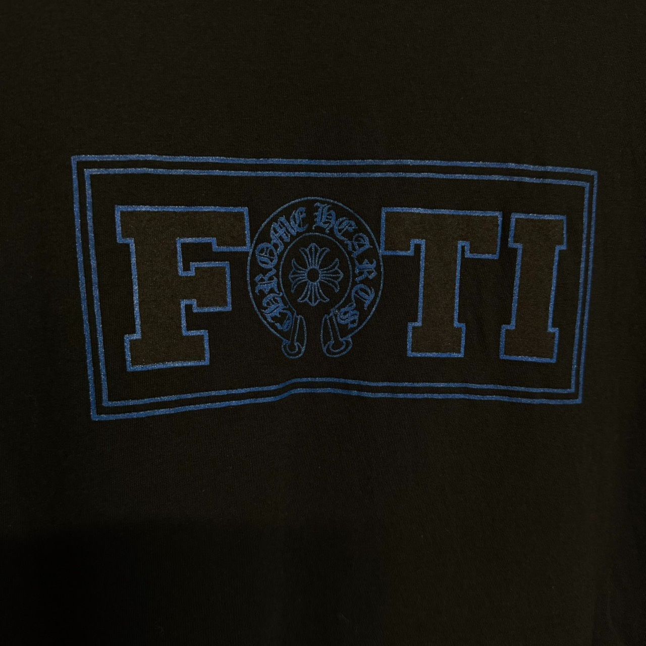 CHROME HEARTS FOTI Scroll Label クロムハーツ フォッティ コラボ スクロールラベル 黒 ブラック 青 ブルー 半袖 Tシャツ トップス メンズ レディース Mサイズ 極美品 2498