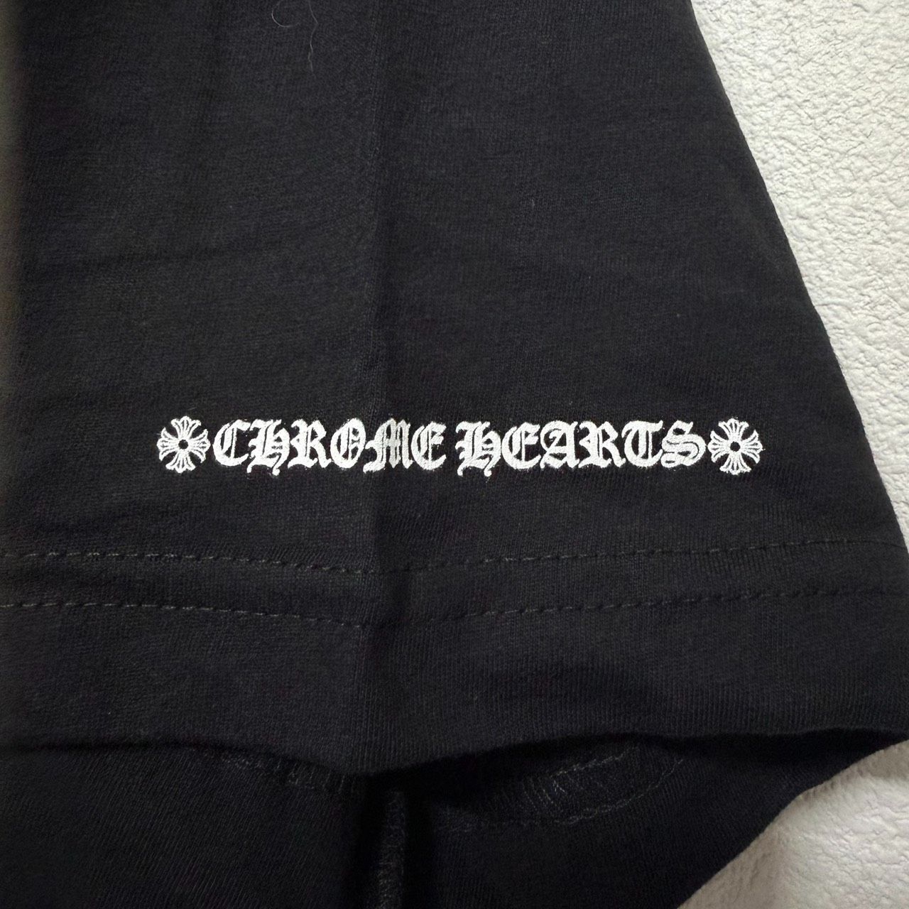 CHROME HEARTS Neck Logo クロムハーツ ネックロゴ 黒 ブラック 半袖 Tシャツ トップス メンズ レディース XLサイズ 新品未使用 2490 CHROME HEARTS Neck Logo クロムハーツ ネックロゴ 黒 ブラック 半袖 Tシャツ トップス メンズ レディース XLサイズ 新品未使用 2490