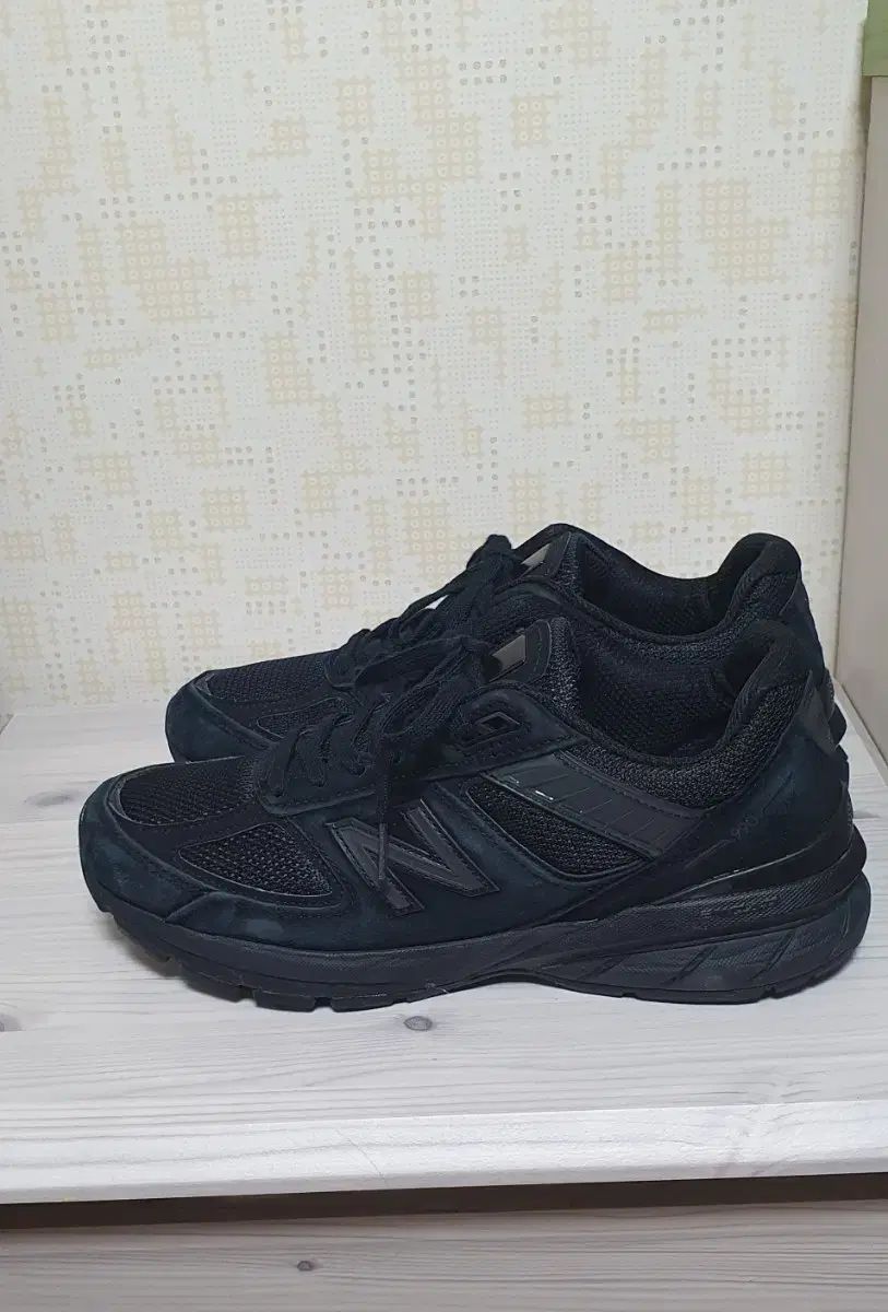 260 ニューバランス 990v5 トリプルブラック 出品 260サイズ トリプルブラック