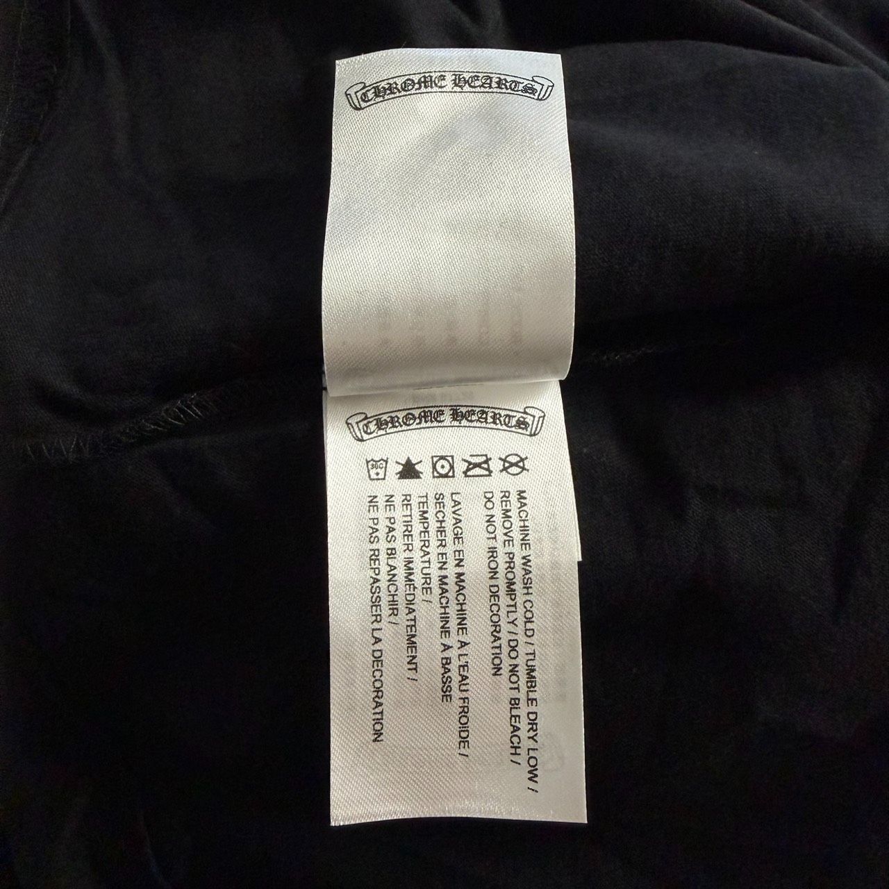 CHROME HEARTS Neck Logo クロムハーツ ネックロゴ 黒 ブラック 半袖 Tシャツ トップス メンズ レディース XLサイズ 新品未使用 2490 CHROME HEARTS Neck Logo クロムハーツ ネックロゴ 黒 ブラック 半袖 Tシャツ トップス メンズ レディース XLサイズ 新品未使用 2490