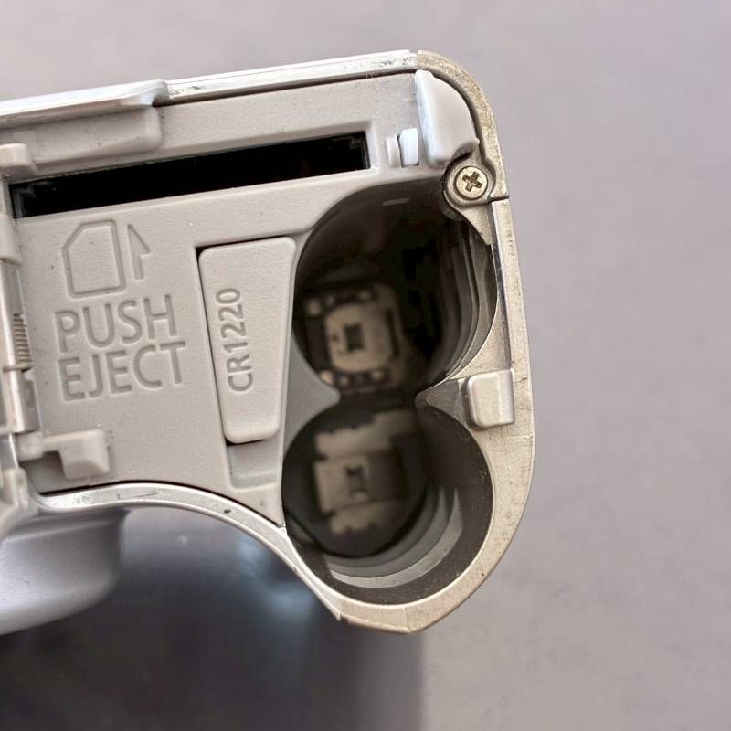 【動作品】 Canon PowerShot A530 PC1184　キャノン パワーショット コンパクトデジタルカメラ シルバー　　513T