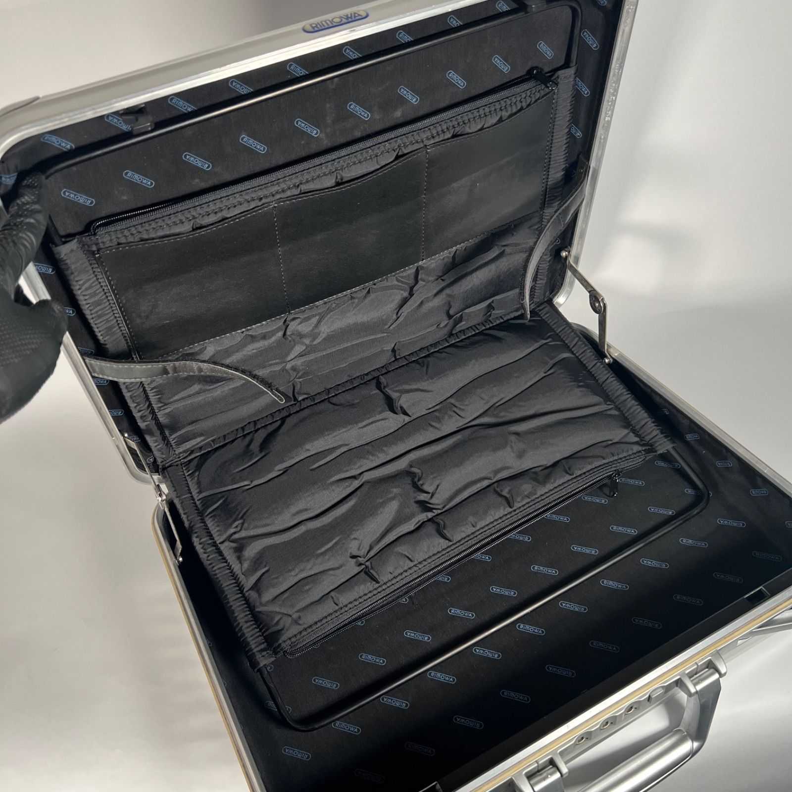 B-117 RIMOWA リモワ トパーズ アタッシュケース ビジネスバッグ 