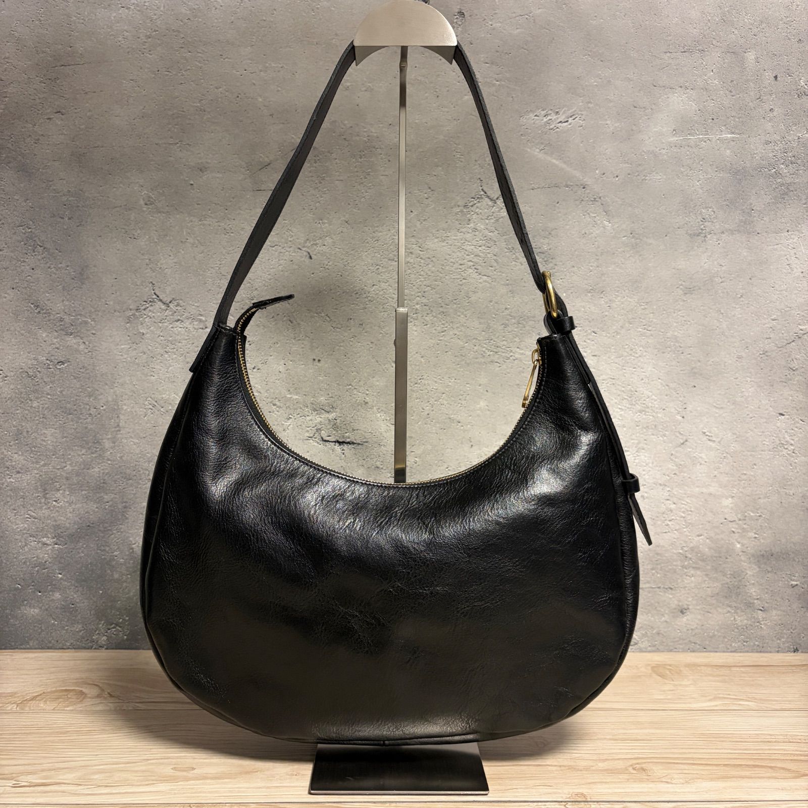 レディース IL BISONTE イルビゾンテ ハーフムーン レザー ショルダー 