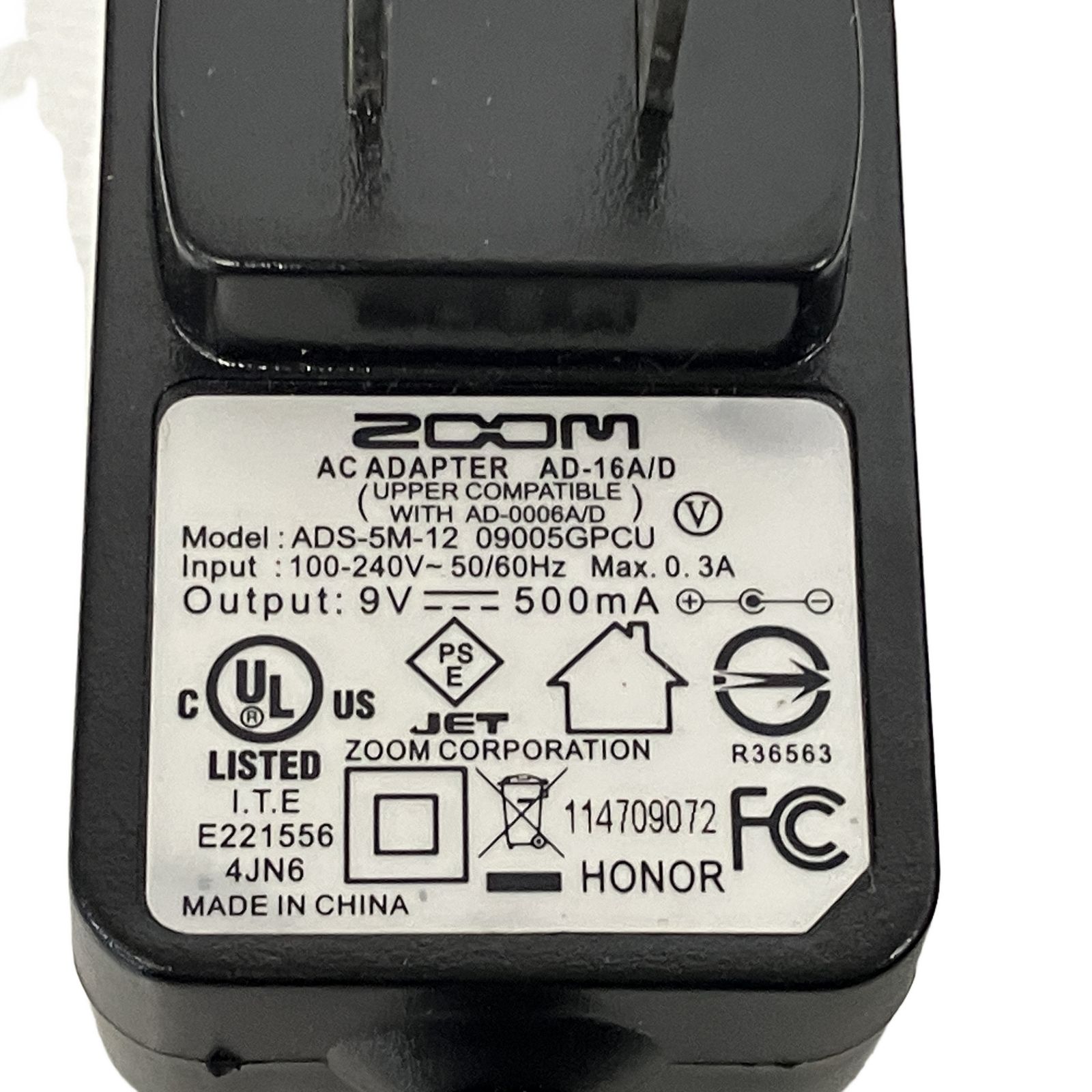 zoom B3 ベースマルチエフェクター ベース用アンプシミュレーター 中古