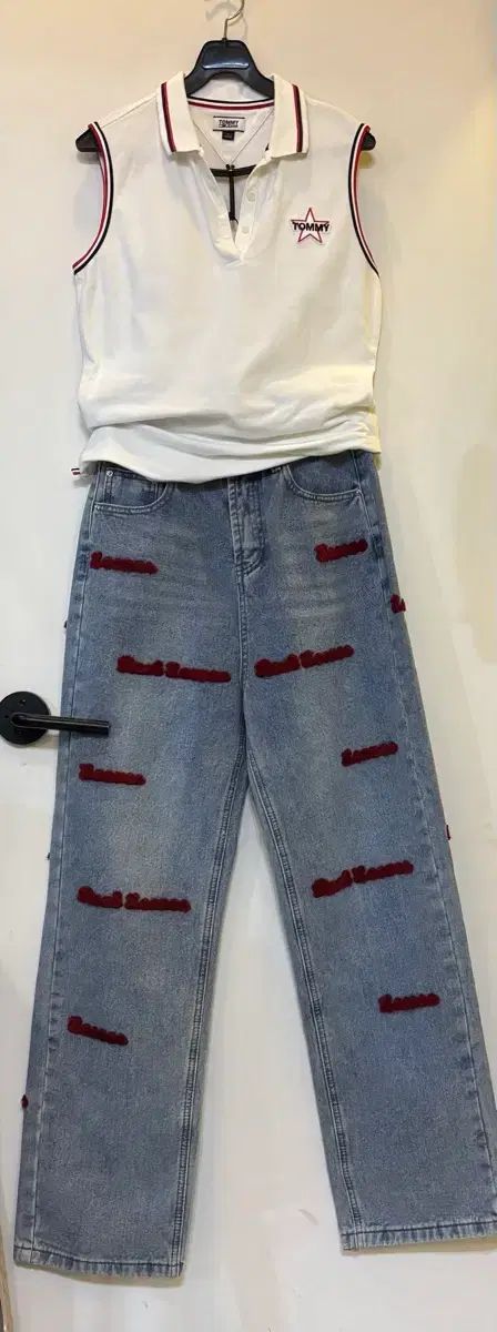 TOMMY JEANS ホワイト ノースリーブ ポロTシャツ & ワイド デニム パンツ セット