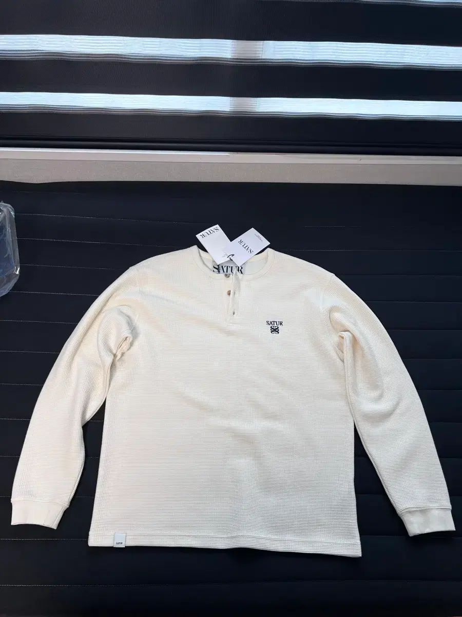 SATUR 새터 ワッフル ヘンリーネック 長袖Tシャツ